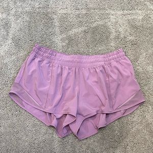 Lululemon Hotty Hot Low Rise 2.5” short